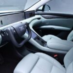 Γιατί η Κίνα «κόβει» τα φουτουριστικά τιμόνια της Tesla;