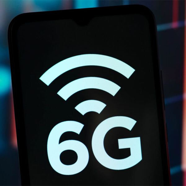 Η κυβέρνηση Trump θέλει τηλέφωνα 6G πριν καν υπάρξει το 6G