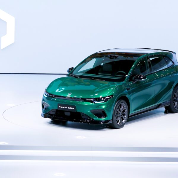 Ηλεκτρική «βόμβα» από την Leapmotor: Το B05 Ultra φέρνει 241 ίππους σε προσιτή τιμή