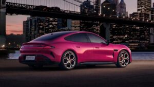 Από τα smartphones στους δρόμους: Η Xiaomi ταράζει&hellip;