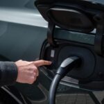 Τέλος στο μαρτύριο της φόρτισης, η Volvo καταργεί τα apps των ανταγωνιστών