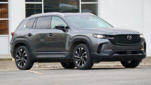 Γιατί η Mazda αρνείται να ακολουθήσει το ρεύμα;