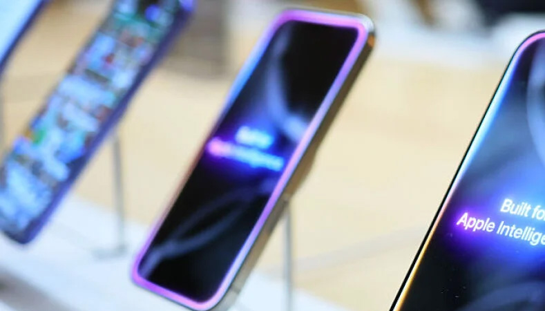 Apple: Δοκιμές για iPhone 19 Pro με τετραπλά κυρτή οθόνη και «αόρατο» Face ID