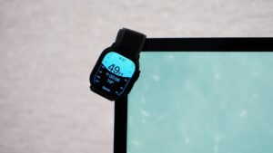 Υιοθετεί νέα οθόνη OLED HMO το Apple Watch&hellip;