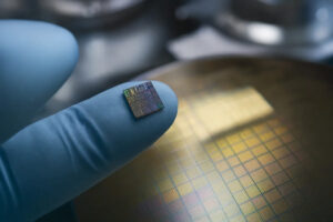 Προβάδισμα για την IBM, δημιούργησε το πρώτο chip&hellip;
