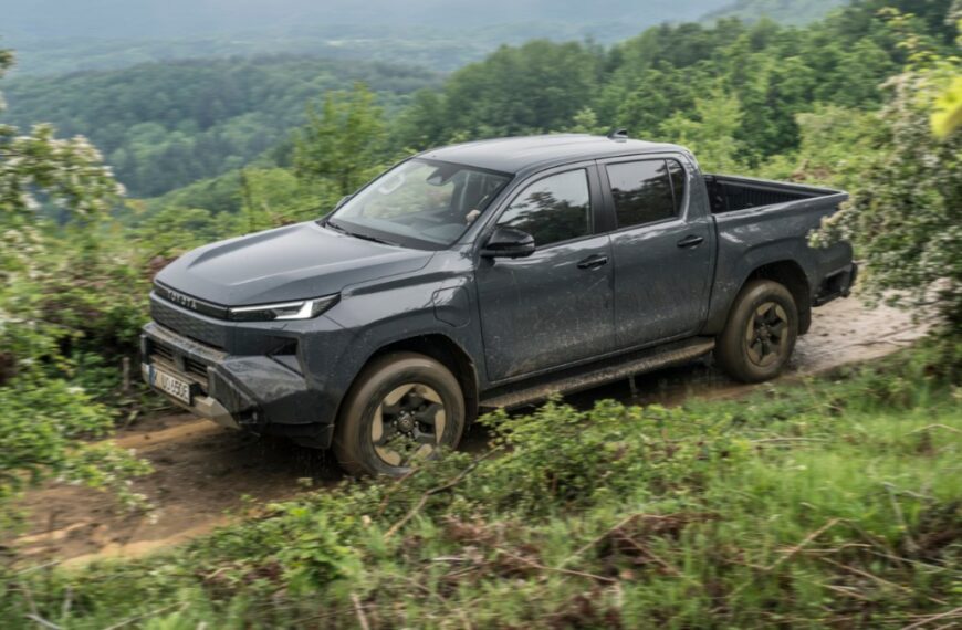Ηλεκτρικό Toyota Hilux: Τοτέμ αξιοπιστίας στα 278 άλογα και χωρίς εξάτμιση