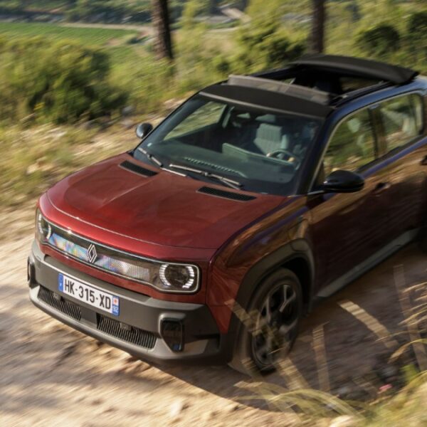 Η μεγάλη επιστροφή: Το θρυλικό Renault 4 «ξαναγεννιέται» με open-air διάθεση και ηλεκτρική καρδιά!
