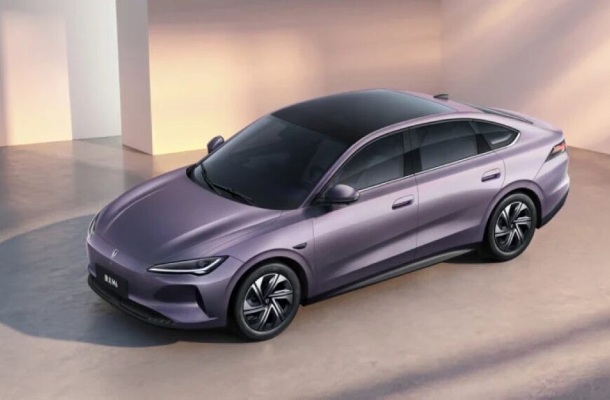Jetta M6: Ένα ηλεκτρικό σεντάν που γίνεται… σουίτα!