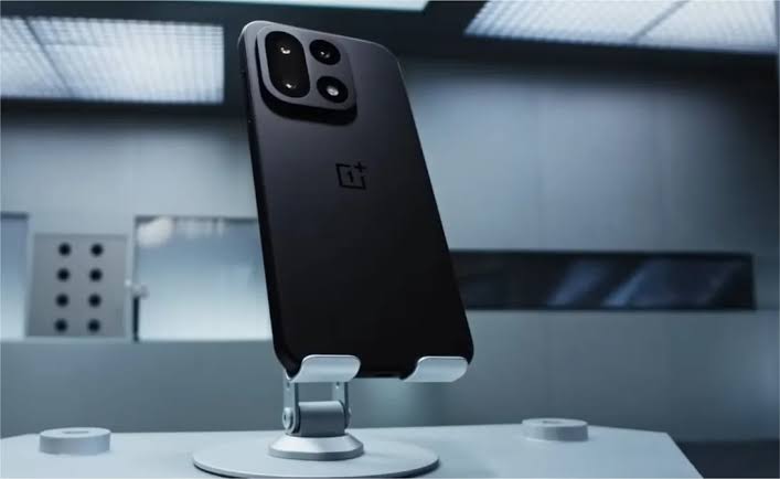 OnePlus 16: Με οθόνη 165Hz&hellip;