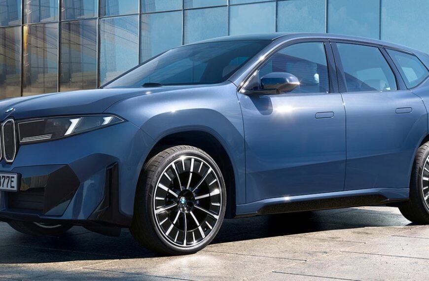 BMW: Στα “κόκκινα” η παραγωγή του iX3 με 24/7 λειτουργία στο Ντέμπρετσεν