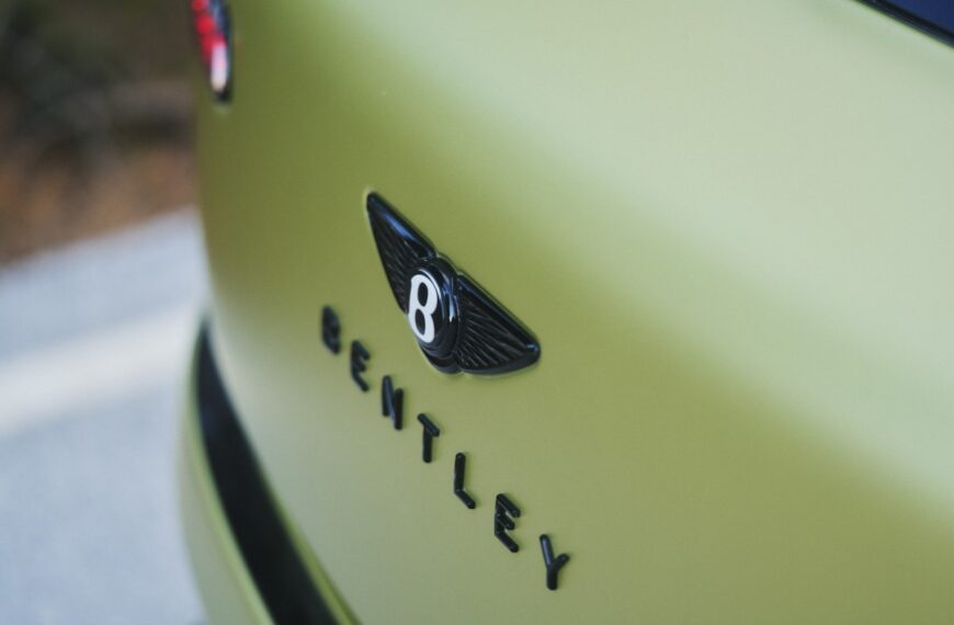 Bentley Torcal: Αθόρυβος sεισμός 900 ίππων