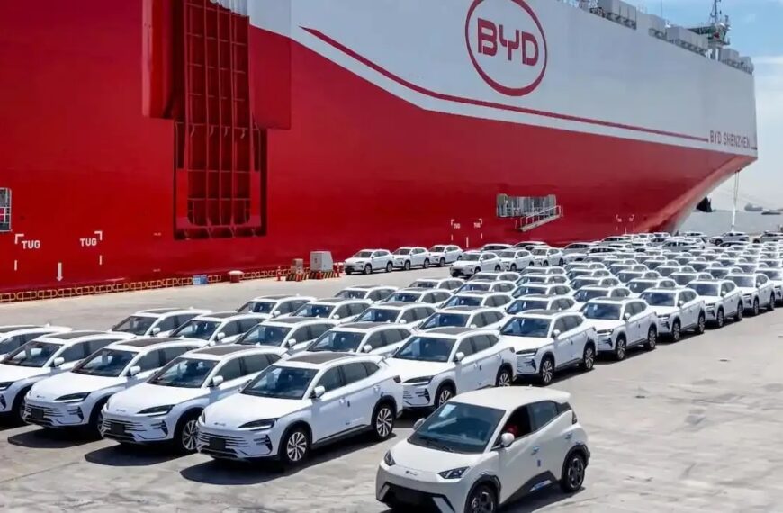 Στόλος 130.000 αυτοκινήτων: Πώς η BYD λύνει το πρόβλημα των logistics για τις εξαγωγές της