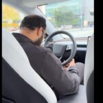 ΗΠΑ: Στο «στόχαστρο» το FSD της Tesla μετά από βίντεο με οδηγούς που κοιμούνται στο τιμόνι
