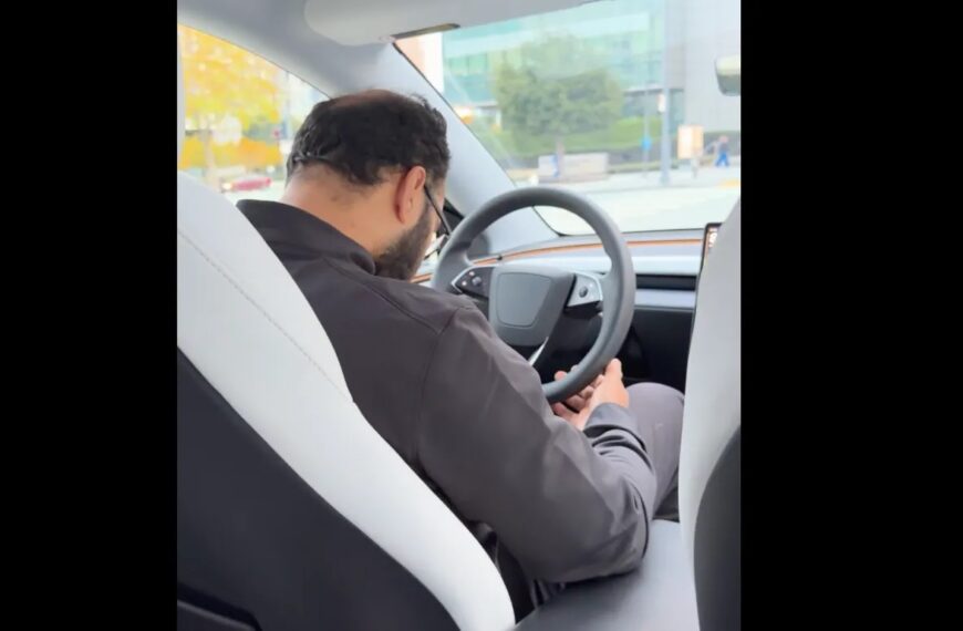 ΗΠΑ: Στο «στόχαστρο» το FSD της Tesla μετά από βίντεο με οδηγούς που κοιμούνται στο τιμόνι