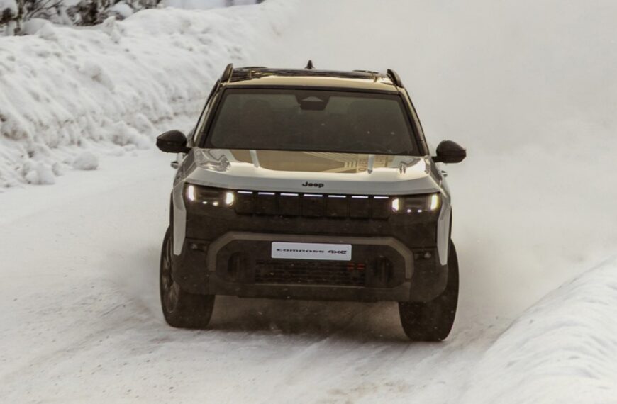 Jeep Compass 4xe: Δοκιμή στα όρια στις παγωμένες λίμνες της Σουηδίας