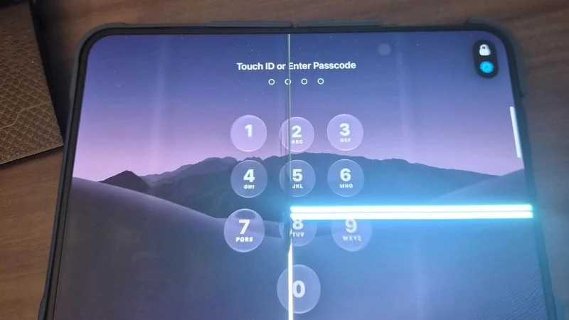 Apple: Νέες οδηγίες στους τεχνικούς για τα προβλήματα στην οθόνη του iPhone Duo